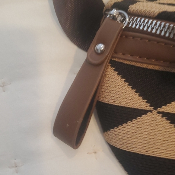 Geometric Patterned Brown and Black Belt Bag - Picture 6 of 8